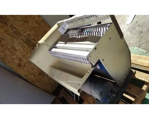 PETERBILT 377 TOOL BOX