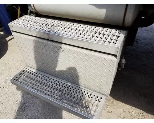 PETERBILT 378 BATTERY BOX