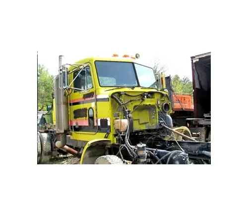 PETERBILT 378 Cab Clip