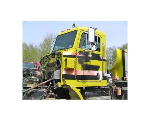 PETERBILT 378 Cab Clip
