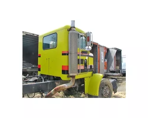 PETERBILT 378 Cab Clip