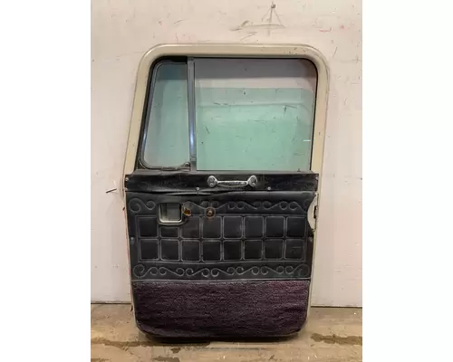 PETERBILT 378 Door Assembly, Front