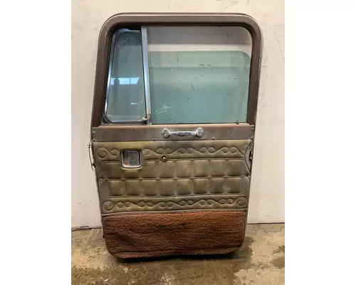 PETERBILT 378 Door Assembly, Front