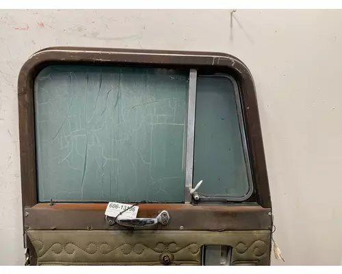 PETERBILT 378 Door Assembly, Front