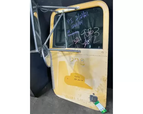 PETERBILT 378 Door Assembly, Front