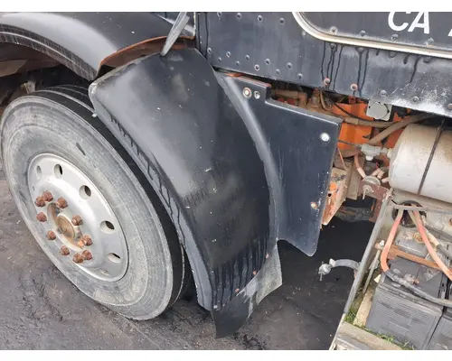 PETERBILT 378 Fender Extension