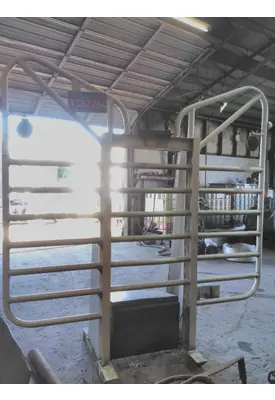 PETERBILT 378 HEADACHE RACK