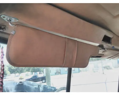 PETERBILT 378 INTERIOR SUN VISOR
