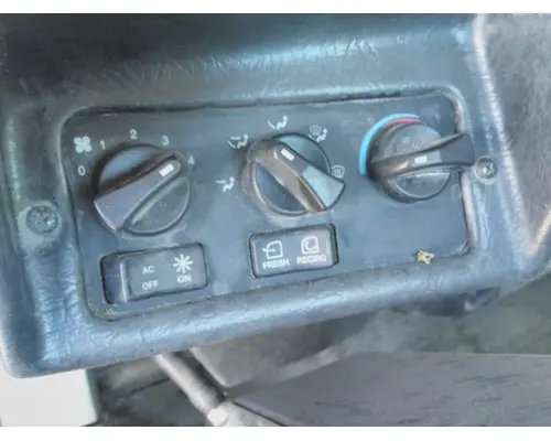PETERBILT 378 TEMPERATURE CONTROL