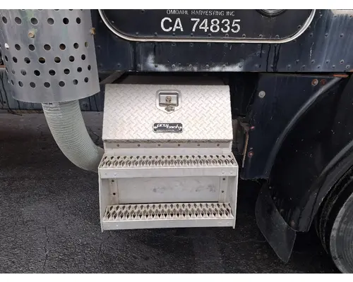 PETERBILT 378 Tool Box