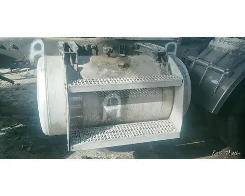 PETERBILT 378 Wet Kit Tank