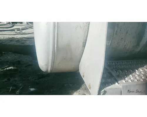 PETERBILT 378 Wet Kit Tank