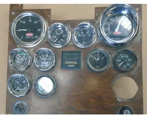 PETERBILT 379_17-03730-001 Speedometer