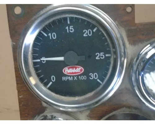 PETERBILT 379_17-04216-003 Tachometer