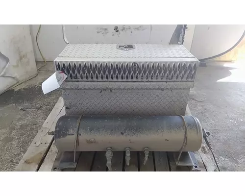 PETERBILT 379 EXHD TOOL BOX