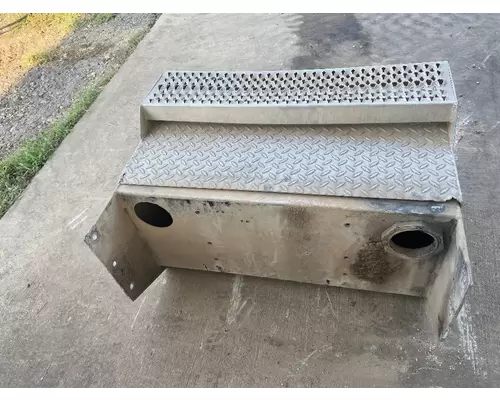 PETERBILT 379 UltraCab Battery BoxTray