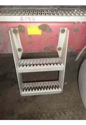 PETERBILT 379XL Frame Step