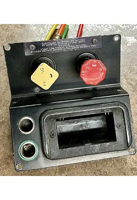 PETERBILT 379 Air Brake Dash Valve