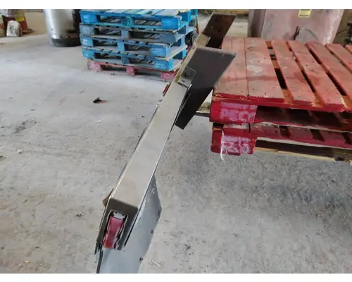 PETERBILT 379 BUMPER ASSEMBLY, REAR