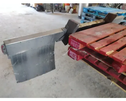 PETERBILT 379 BUMPER ASSEMBLY, REAR