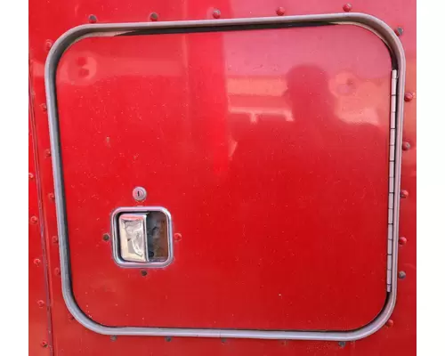 PETERBILT 379 Baggage Door 