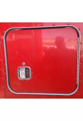 PETERBILT 379 Baggage Door 