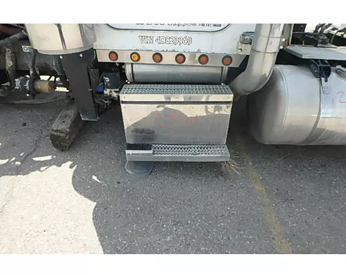 PETERBILT 379 Battery Tray