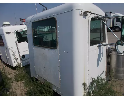 PETERBILT 379 CAB