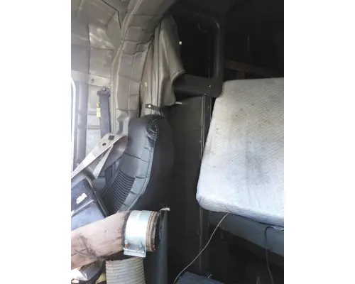 PETERBILT 379 CAB