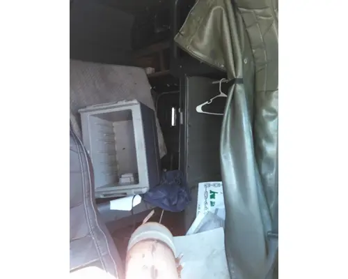 PETERBILT 379 CAB