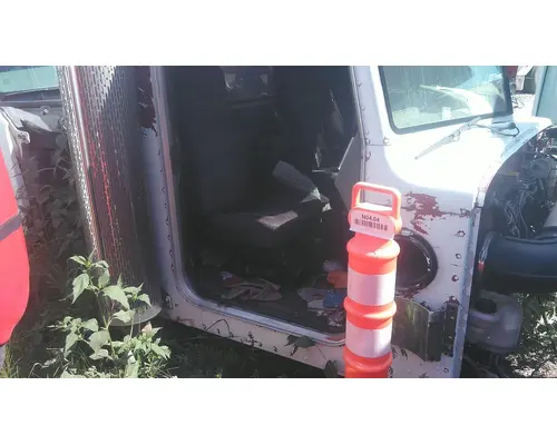PETERBILT 379 CAB