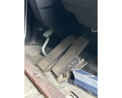 PETERBILT 379 Cab Mount