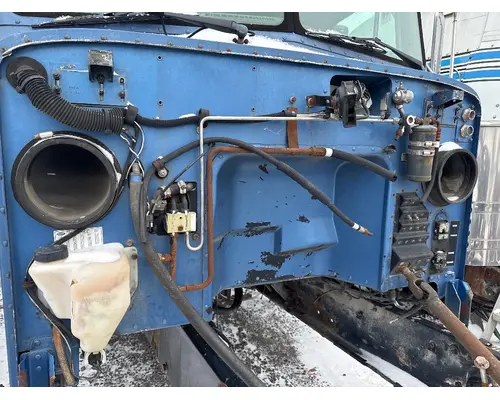 PETERBILT 379 Cab Mount