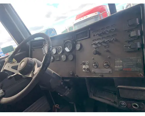 PETERBILT 379 Cab Mount