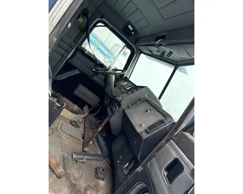 PETERBILT 379 Cab Mount