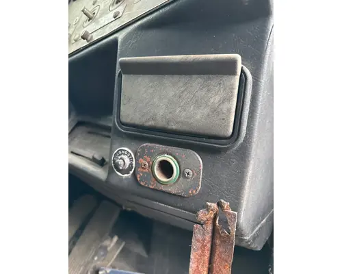 PETERBILT 379 Cab Mount