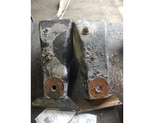PETERBILT 379 Cab Mount