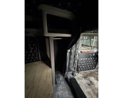 PETERBILT 379 Cab