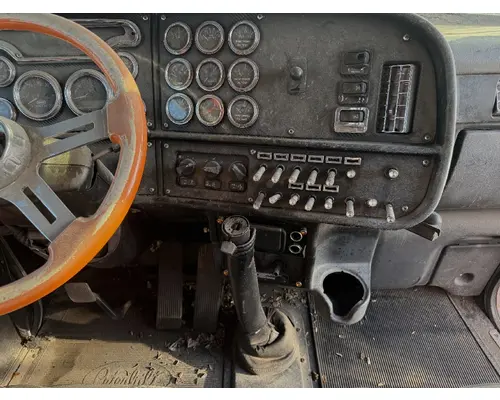 PETERBILT 379 Cab