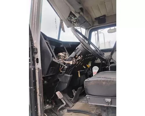 PETERBILT 379 Cab