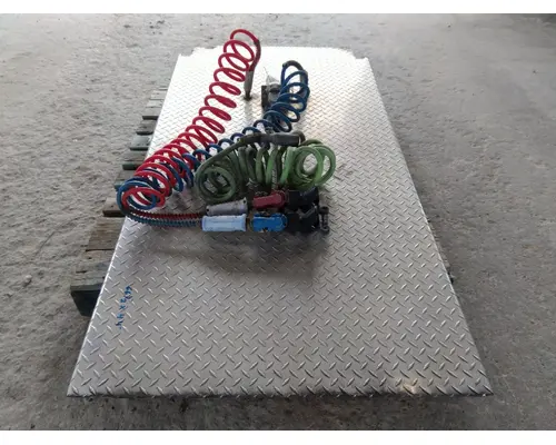 PETERBILT 379 DECK (CATWALK) STEP