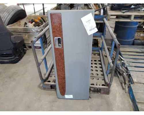 PETERBILT 379 DOOR, COMPARTMENT