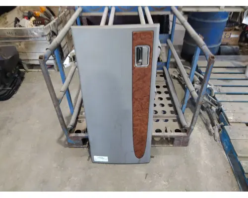 PETERBILT 379 DOOR, COMPARTMENT