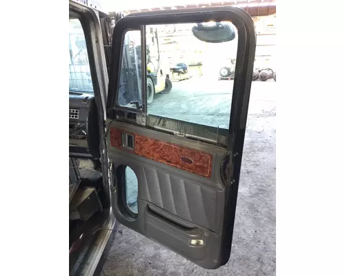 PETERBILT 379 DOOR ASSEMBLY, FRONT