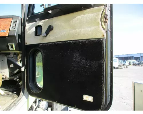 PETERBILT 379 DOOR ASSEMBLY, FRONT