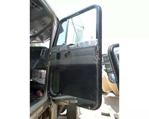 PETERBILT 379 DOOR ASSEMBLY, FRONT