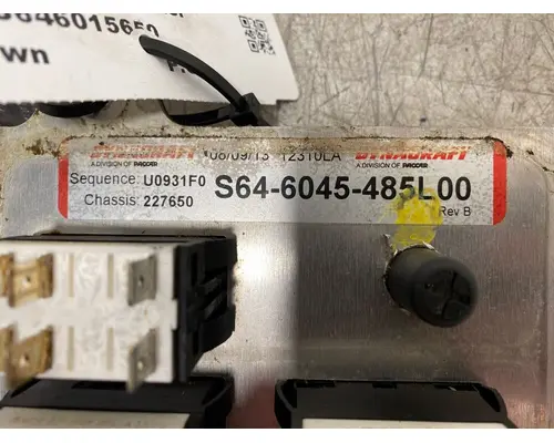 PETERBILT 379 Dash  Console Switch