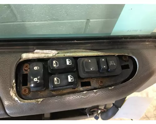 PETERBILT 379 Door Assembly, Front