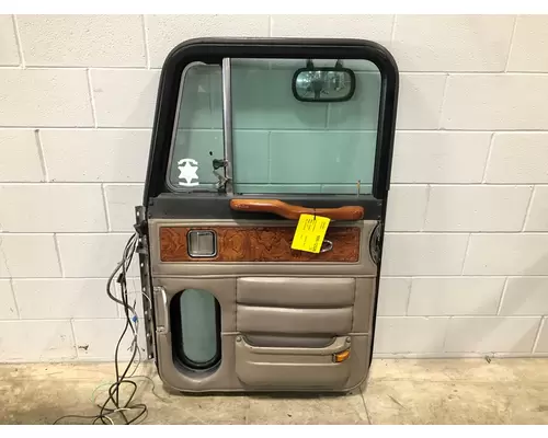 PETERBILT 379 Door Assembly, Front