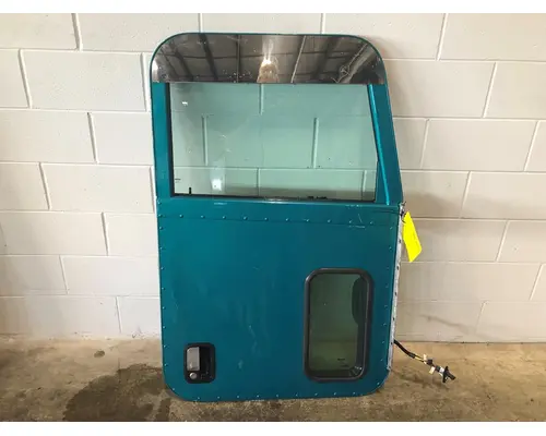 PETERBILT 379 Door Assembly, Front